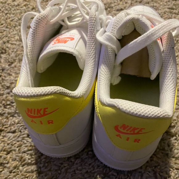 Women’s Nike AF-1 - Picture 4 of 6